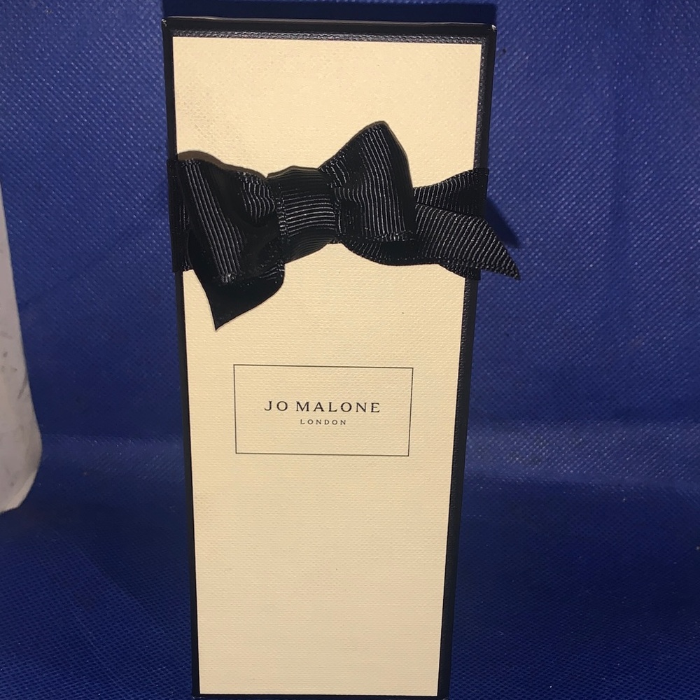Jo Malone Red Roses Cologne with Cream Box - Picture 2 of 6